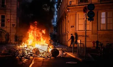 SON DAKİKA| Fransa’da şiddet akılalmaz boyutta! İnsanlarla dolu bina ateşe verildi, Türk Büyükelçiliği uyardı