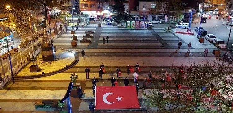 Başkan Erdoğan çağrı yapmıştı. İstiklal Marşı coşkusu balkonlarda