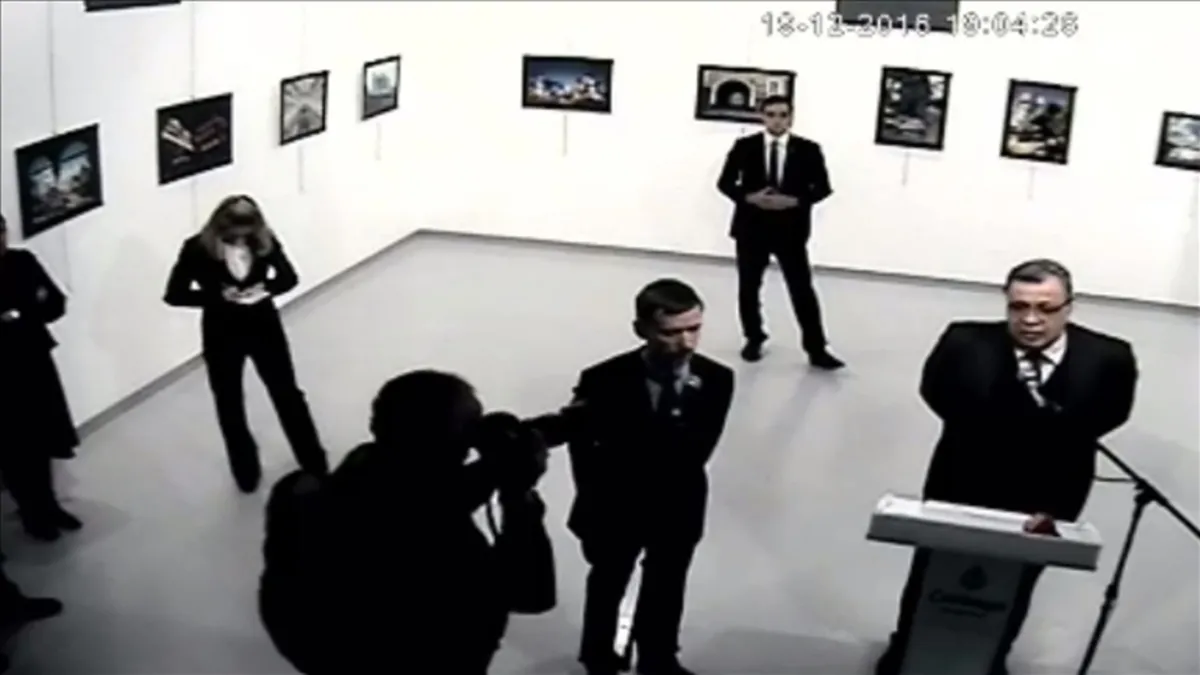 Casusluk suçlamasıyla yargılanıyorlardı! Karlov suikastında kritik duruşma ertelendi Casusluk suçlamasıyla yargılanıyorlardı! Karlov suikastında kritik duruşma ertelendi