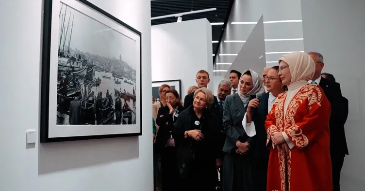 Emine Rpaer Emine Erdoğan'dan VakıfBank Sanat Galerisi Açılış Programı'na ilişkin ...