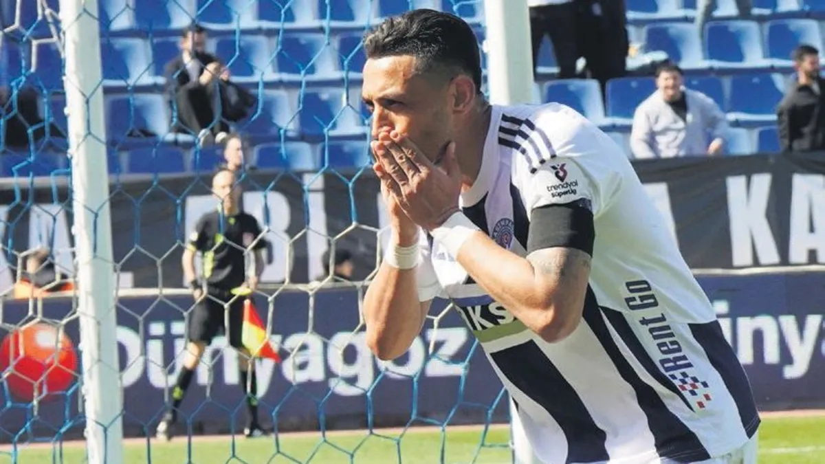 İrfan Can kornerden avladı