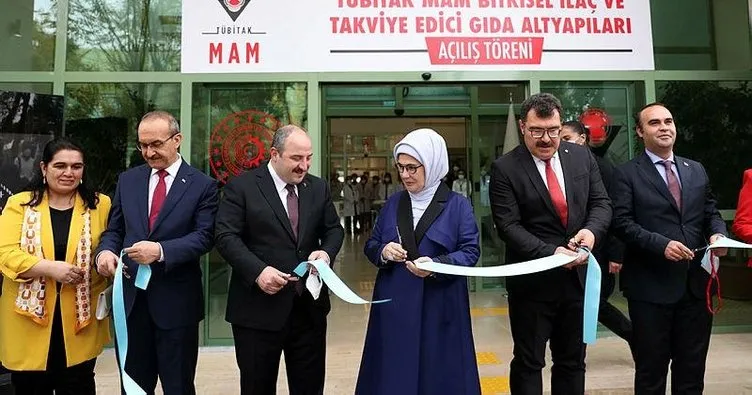 Emine Erdoğan, TÜBİTAK’ın bitkisel ilaç birimini açtı