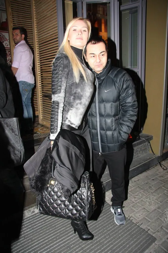 Serdar Ortaç eşi Chloe Loughnan�ı kaybetti FotoHaber Magazin