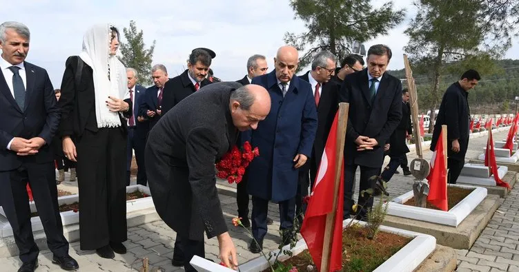 KKTC Cumhurbaşkanı Tatar Kapıçam Mezarlığı’nı ziyaret etti