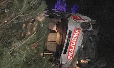 Kütahya’da ambulans devrildi: 3 sağlık personeli yaralı