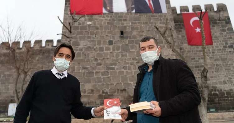 KAYMEK, 2 bin adet İstiklal ajandası dağıttı