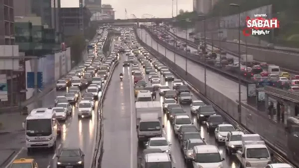 İstanbul trafiği alışılmış haline geri döndü | Video
