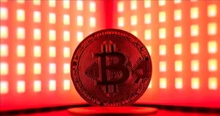 Bitcoin 74 bin doları gördü