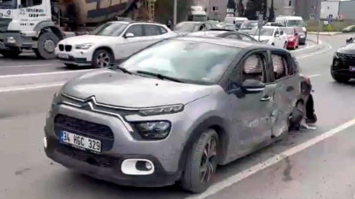 Virajı alamayan 18 yaşındaki sürücü yolun karşı yöne uçtu! Kazada 4 kişi yaralandı Virajı alamayan 18 yaşındaki sürücü yolun karşı yöne uçtu! Kazada 4 kişi yaralandı