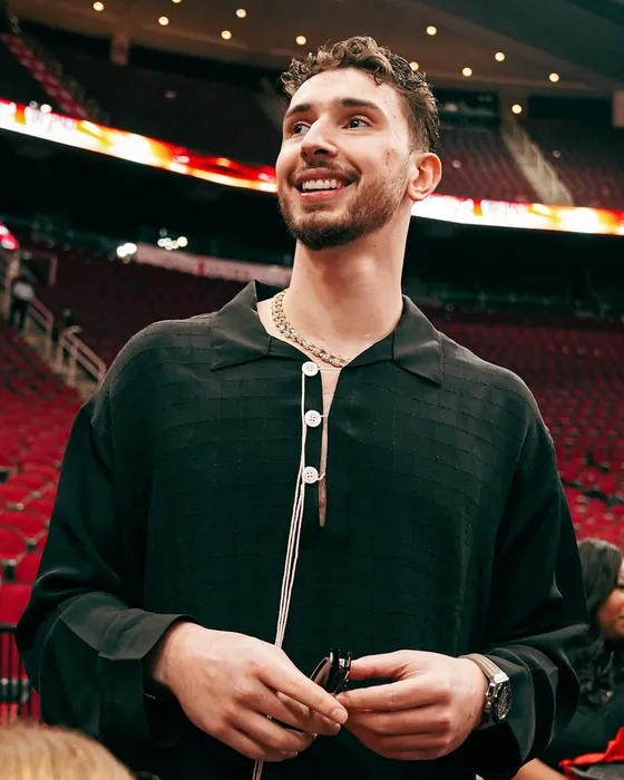 NBA All Star yıldızı Alperen Şengün’ün doğum günü sürprizi sevgilisi Hannah Cherry’nin ayaklarını yerden kesti!