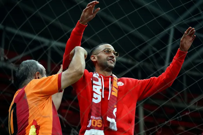 son-dakika-galatasaray-haberi-hakim-ziyech-ile-ipler-kopuyor-1704004075569.jpg