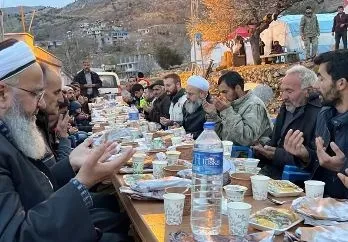 iddef-ramazanda-32-ulkede-310-bolgede-iftar-sofralari-kuruyor-1711980134919.jpg