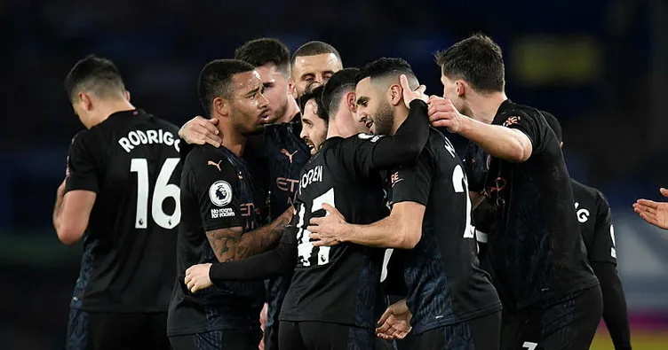 Manchester City, Everton’ı 3 golle geçti!