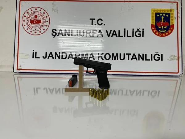 sanliurfada-yasa-disi-silah-operasyonu-4-gozalti-1766585424531.jpg