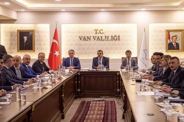 bakan-yusuf-tekin-vani-ziyaret-etti-1694178753430.jpg