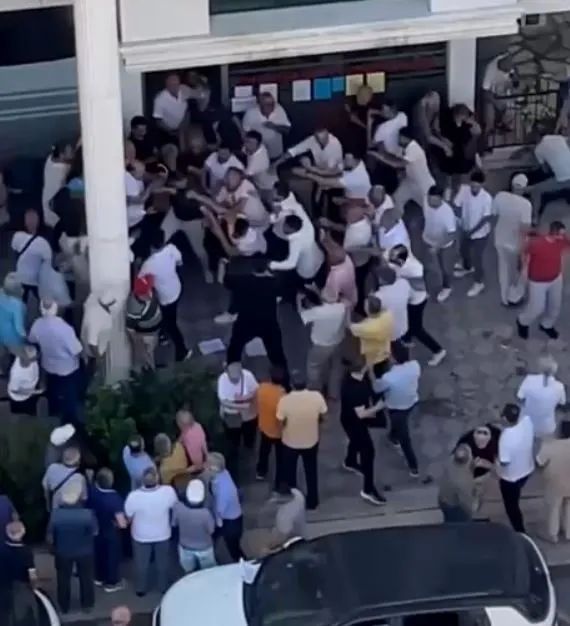SON DAKİKA | CHP’de delege savaşları! İlk haftadan ortalık karıştı: İzmit’te yumruklar Erzurum’da hile iddiaları
