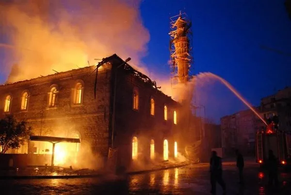 Tarihi Ulu Camii küle döndü