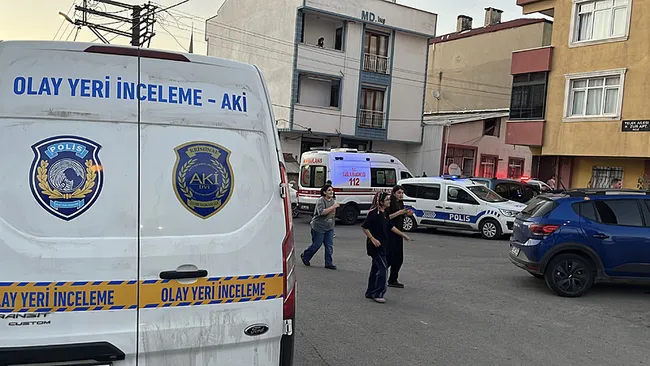 kocaelide-sir-olay-anne-ve-5-yasindaki-kizi-evde-olu-bulundu-vucudunda-kesici-alet-yaralari-tespit-edildi-1757495129793.jpeg Kocaeli'de sır olay! Kötü koku gerçeği ortaya çıkardı! Anne ve kızı evde ölü bulundu! Kesici alet yaraları detayı...