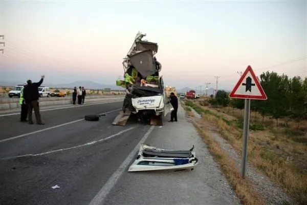 Düğün yolunda facia