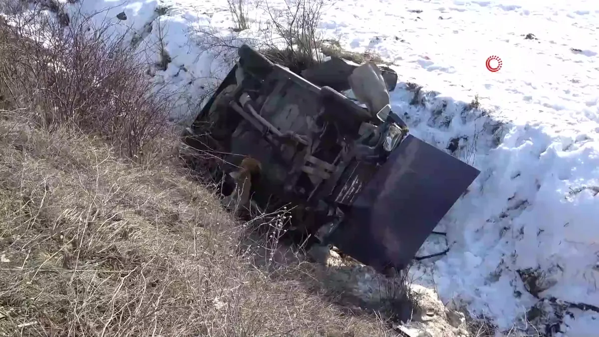 Kastamonu’da Tofaş otomobil şarampole yuvarlandı: 1’i ağır 4 yaralı | Video videosunu izle Kastamonu’da Tofaş otomobil şarampole yuvarlandı: 1’i ağır 4 yaralı | Video videosunu izle