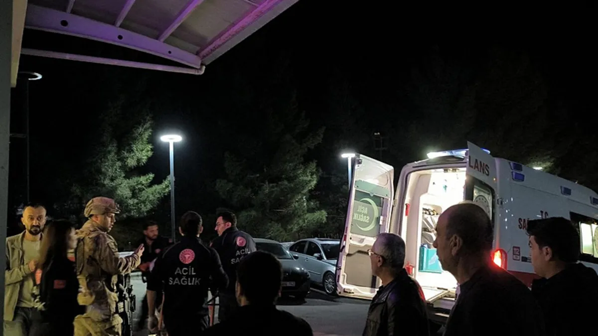 Kavgayı ayırmak isterken bacağından vuruldu Kavgayı ayırmak isterken bacağından vuruldu