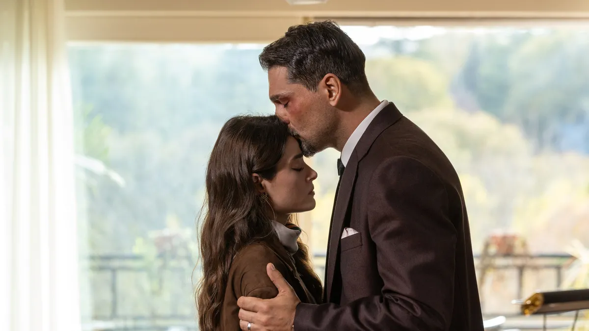 Azra, Emirhan’dan kurtulabilecek mi?