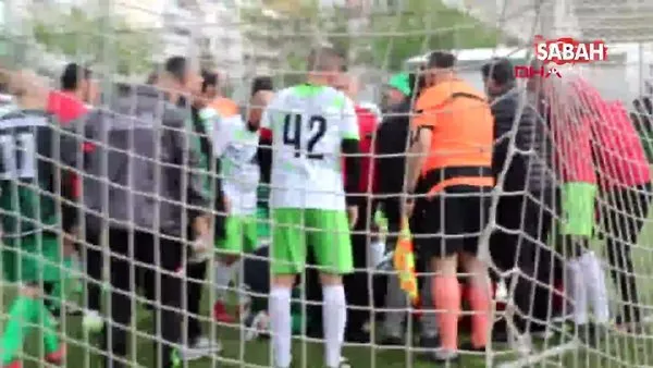 Futbol sahasında kahreden ölüm! Bir anda yere yığıldı | Video