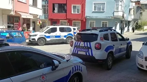 istanbul-sultanbeylide-hareketli-dakikalar-ozel-harekat-polisleri-mudahale-etti-1712417628062.jpg
