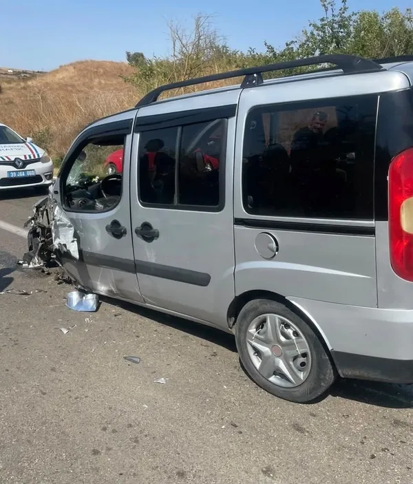 pavli-panayiri-donusu-kaza-ambulans-devrildi-5-kisi-yaralandi-1789239026448.jpeg
