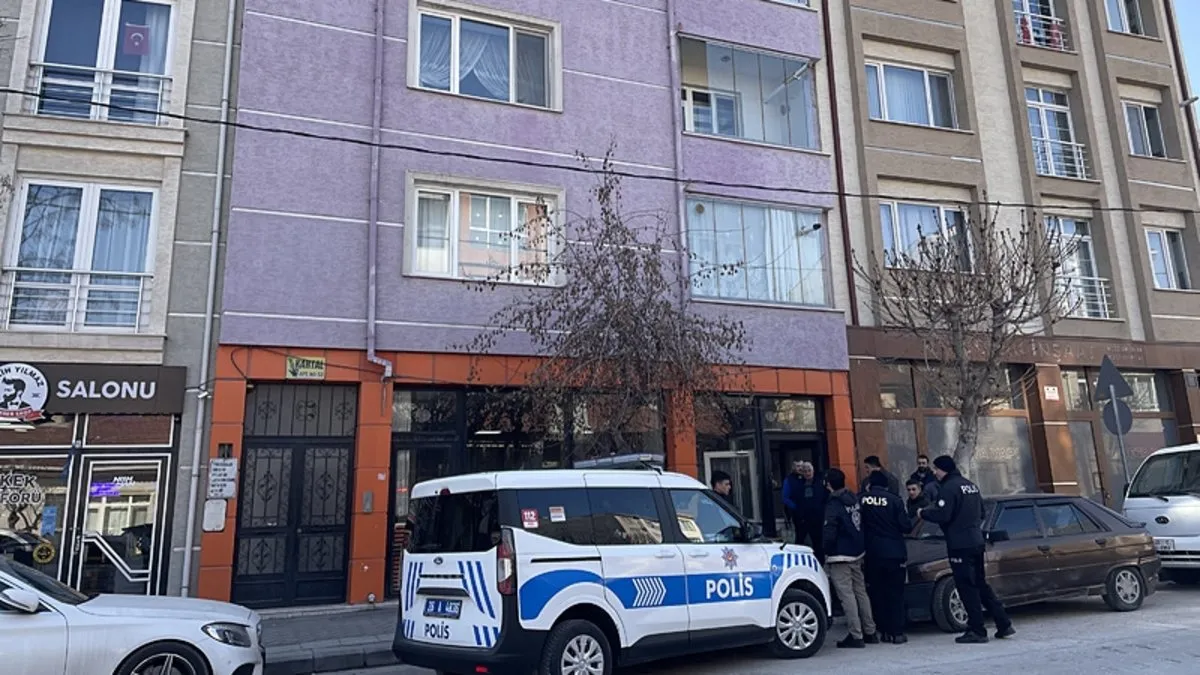 Dengesini kaybeden kadın balkondan beton zemine düştü! Dengesini kaybeden kadın balkondan beton zemine düştü!