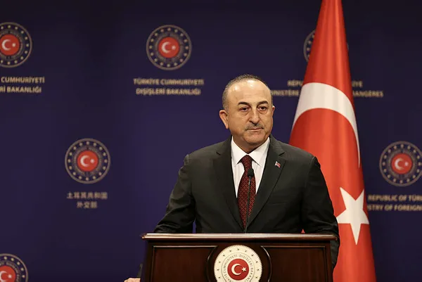 Son dakika: Bakan Çavuşoğlu Yunanistan'ı uyardı: