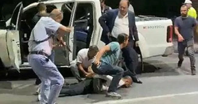 Yurt dışına kaçmaya çalışan örgüt liderine havalimanında gözaltı Yurt dışına kaçmaya çalışan örgüt liderine havalimanında gözaltı