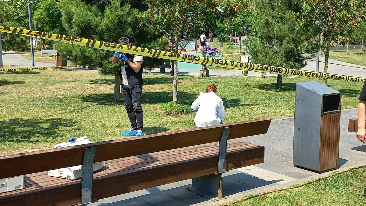Çatalca’da feci olay: Boşanma aşamasındaki koca eşini boğazından bıçakladı! Çatalca’da feci olay: Boşanma aşamasındaki koca eşini boğazından bıçakladı!