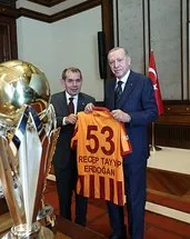 Başkan Erdoğan, Galatasaray heyetini kabul etti