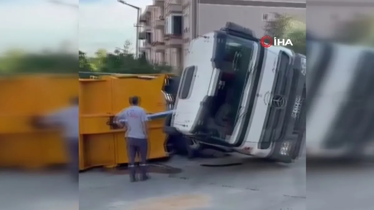 Edirne’de yüklü hafriyat kamyonu damperini kaldırınca devrildi Edirne’de yüklü hafriyat kamyonu damperini kaldırınca devrildi