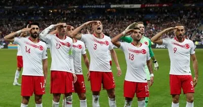 Fransa - Türkiye maçında coşku dolu anlar! A Milliler golü asker selamı ile kutladı, maçtan sonra ise...