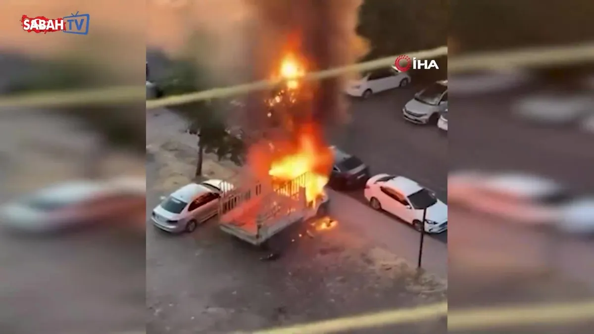 Diyarbakır’da park halindeki kamyonet alev topuna döndü! | Video videosunu izle Diyarbakır’da park halindeki kamyonet alev topuna döndü! | Video videosunu izle