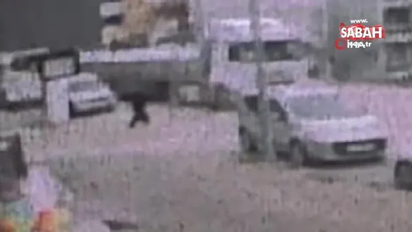 Bilecik'te feci kaza kamerada: Yolun karşısına geçen çocuk tırın altında kaldı! | Video