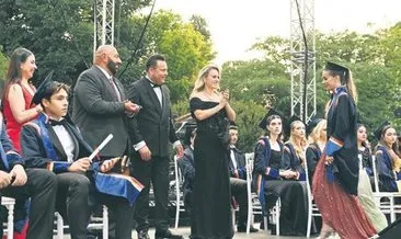 Konsolusluk bahçesinde kutlama