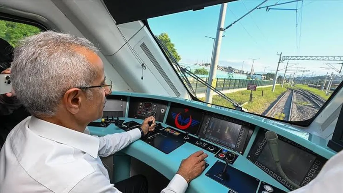 Bakan Uraloğlu açıkladı: İstanbul'un ulaşımında 13 yıllık dönüm noktası! Marmaray'dan yolcu rekoru