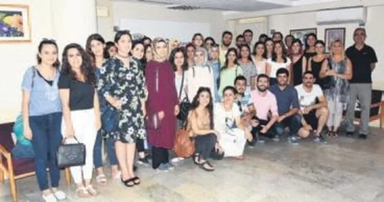 Suriyeli çocuklara Türkçe öğretmeni