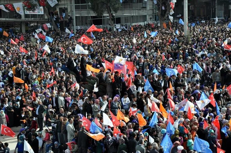 AK Parti tam kadro sahada! Kongre süreci resmen başladı: 81 ilde vatandaşın sorunları dinlenecek