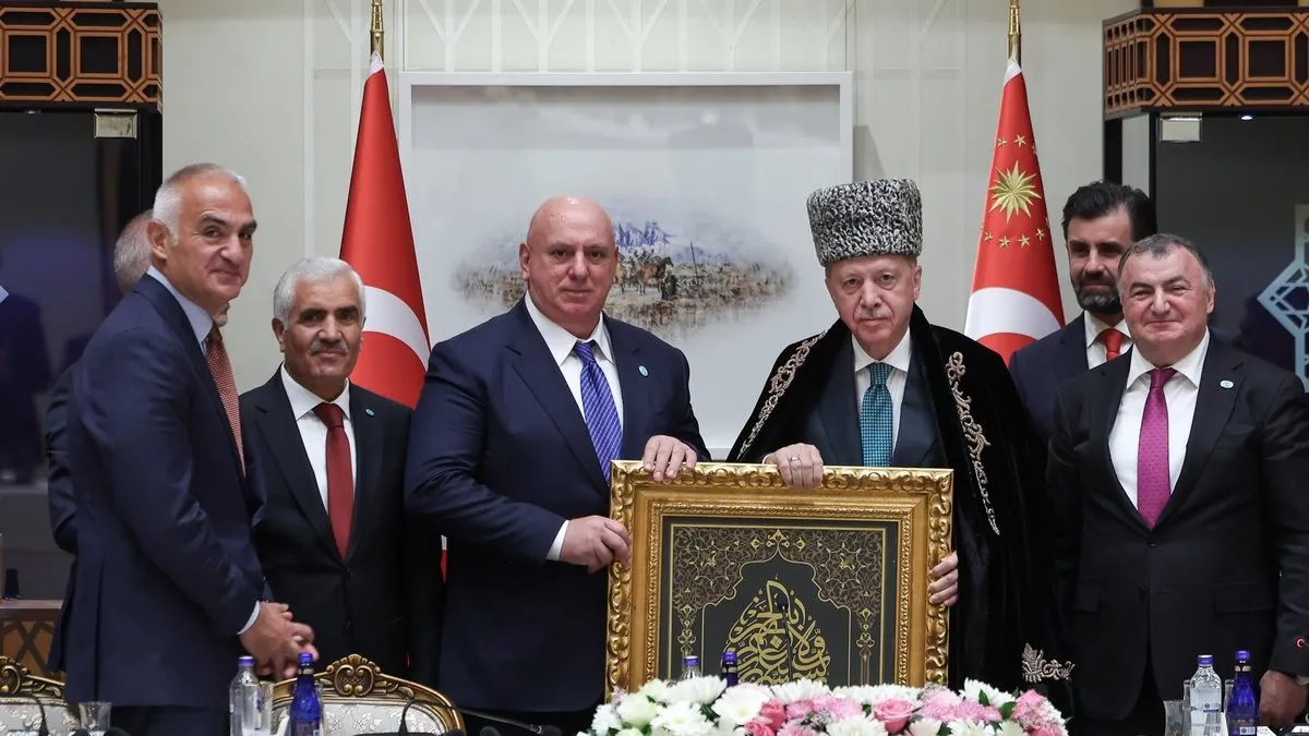 Bakan Ersoy’dan Ahıskalı Türklere destek mesajı: “Yanlarında olmaya devam edeceğiz” Bakan Ersoy’dan Ahıskalı Türklere destek mesajı: “Yanlarında olmaya devam edeceğiz”