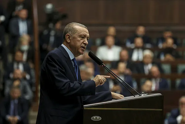 baskan-erdoganin-basortusu-icin-anayasa-hamlesi-chpde-moralleri-bozdu-engin-ozkocun-yuz-ifadesi-dikkat-cekti-1664975897946.jpg Başkan Erdoğan'ın başörtüsü için Anayasa hamlesi CHP'de moralleri bozdu! Engin Özkoç'un yüz ifadesi dikkat çekti
