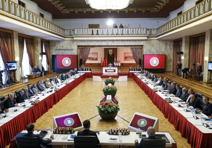 son-dakika-terorsuz-turkiye-komisyonunda-yogun-gundem-diyarbakir-cumartesi-ve-baris-annelerini-dinleyecekler-1755490493395.jpg SON DAKİKA | 'Terörsüz Türkiye' komisyonunda yoğun gündem: Diyarbakır, cumartesi ve barış annelerini dinleyecekler