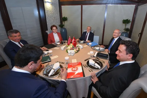 Son dakika: Bakan Soylu'dan Kılıçdaroğlu'na zor soru! İki büyükelçiden hangisi sattı, kime sattı?