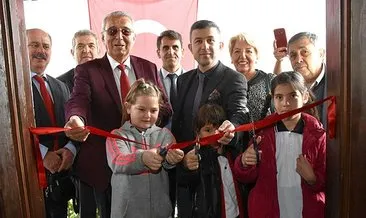 Dort Mevsim Sergisi Acildi Akdeniz Haberleri