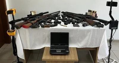Afyon’da operasyon düzenleyen jandarma evden cephanelik çıkardı #afyonkarahisar