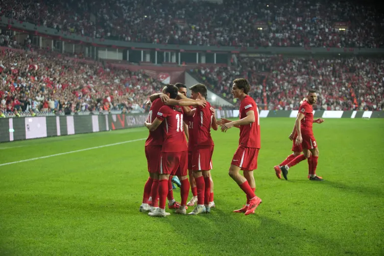 SON DAKİKA HABERLERİ: Karadağ maçı sonrası Vincenzo Montella’ya flaş sözler! Bir gün başına iş açacak…