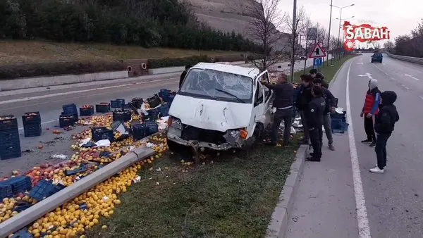 Meyve yüklü kamyonet kaza yaptı, meyveler yola saçıldı: 1 yaralı | Video